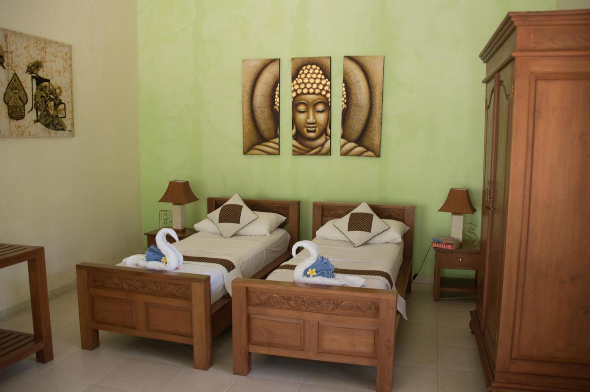Guesthouse Rumah Senang Kalibaru Экстерьер фото