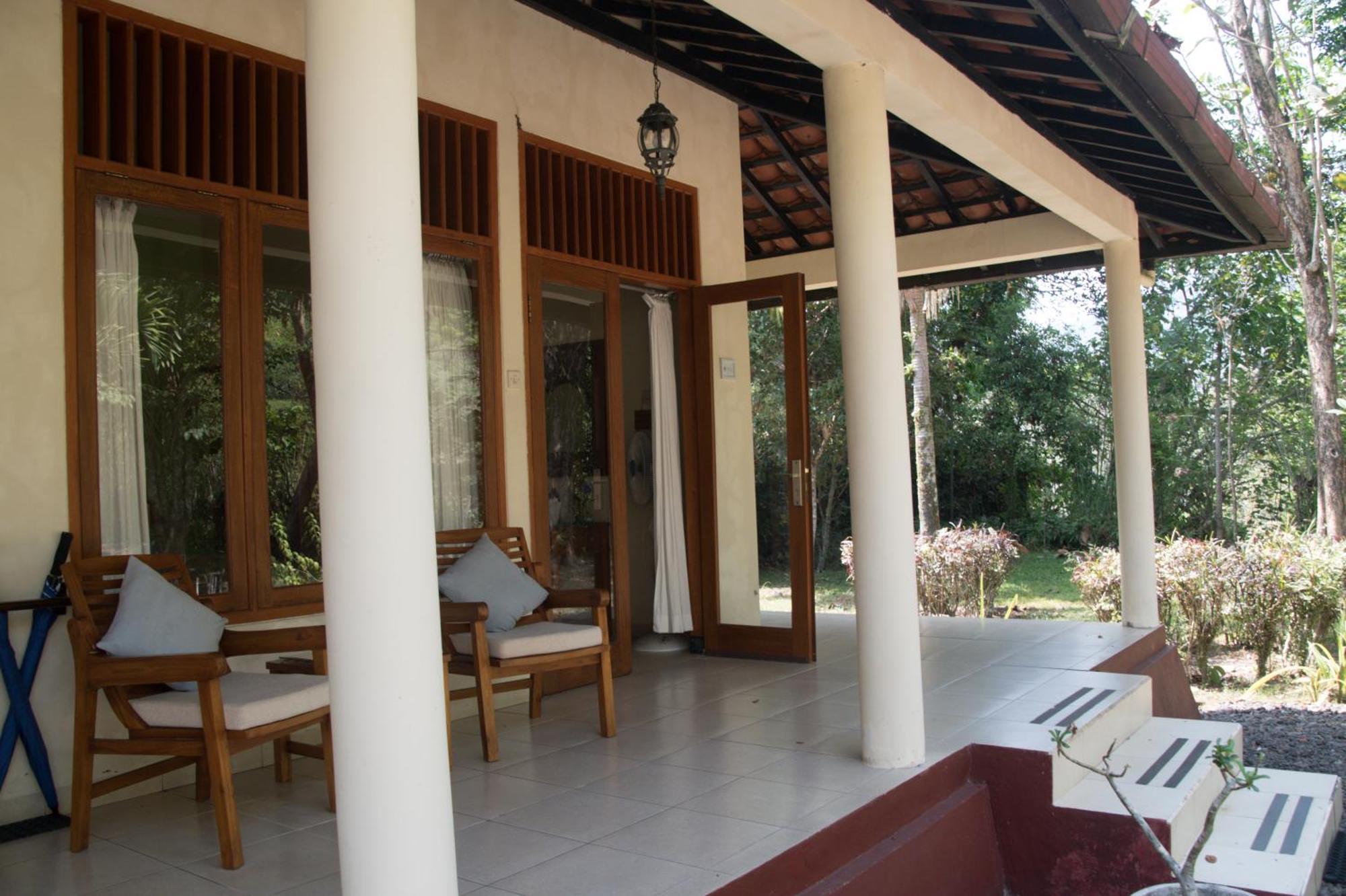 Guesthouse Rumah Senang Kalibaru Экстерьер фото