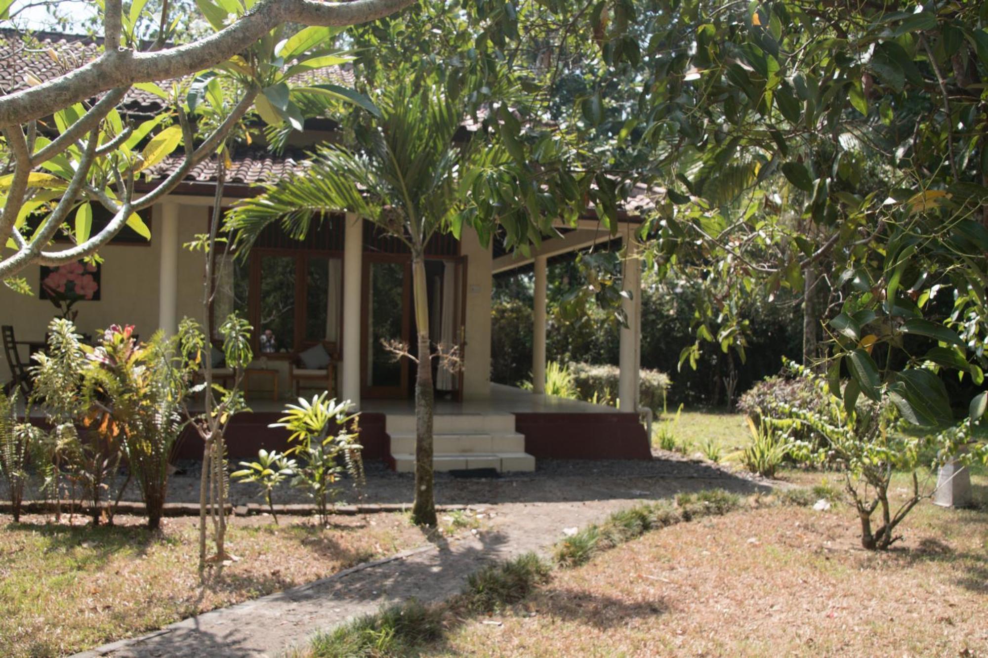 Guesthouse Rumah Senang Kalibaru Экстерьер фото