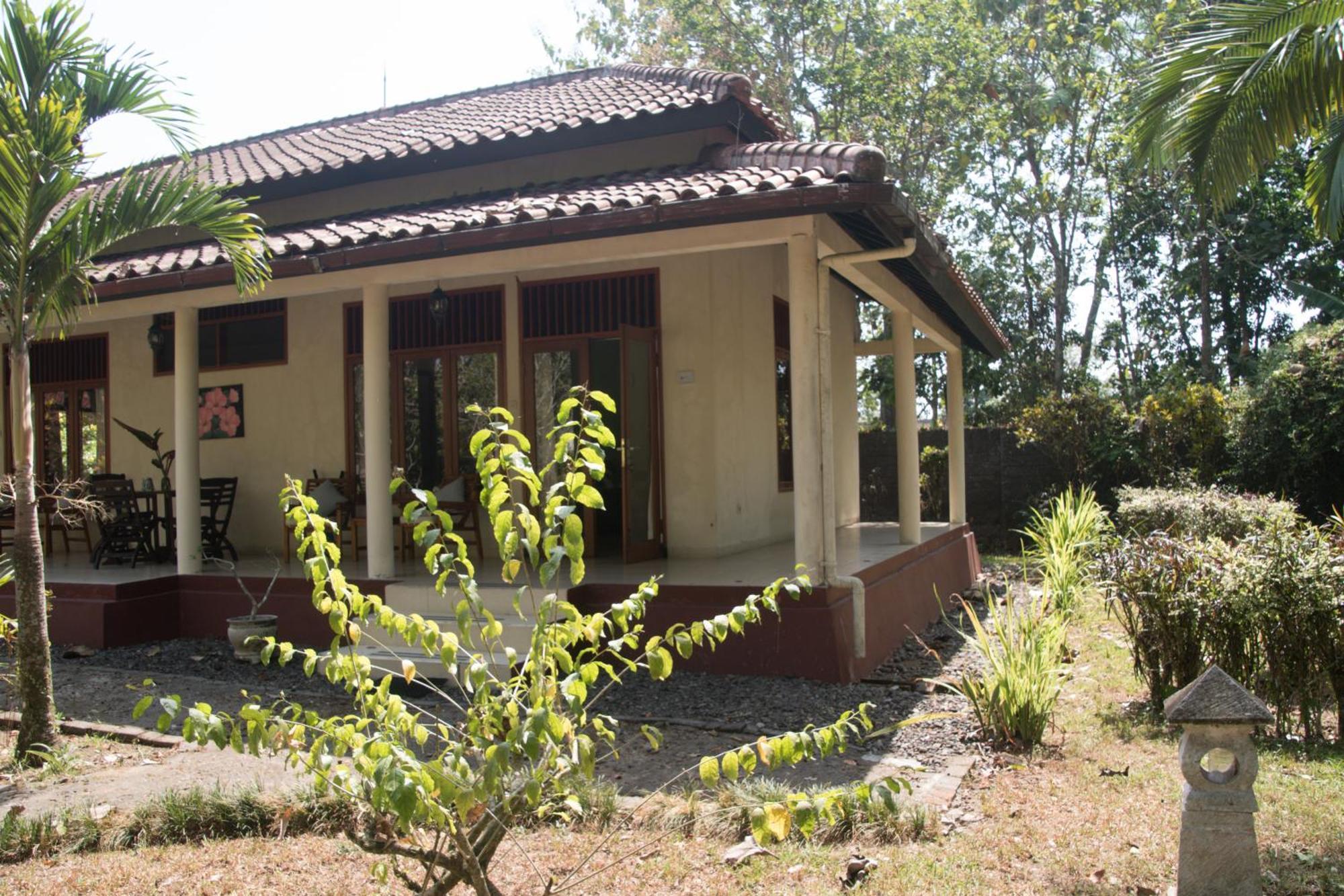 Guesthouse Rumah Senang Kalibaru Экстерьер фото