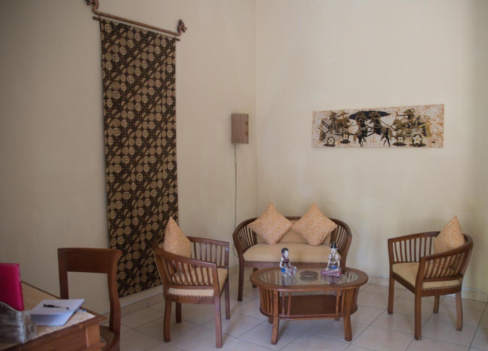 Guesthouse Rumah Senang Kalibaru Экстерьер фото