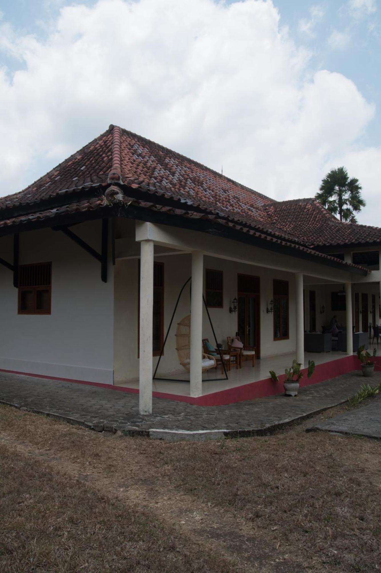 Guesthouse Rumah Senang Kalibaru Экстерьер фото