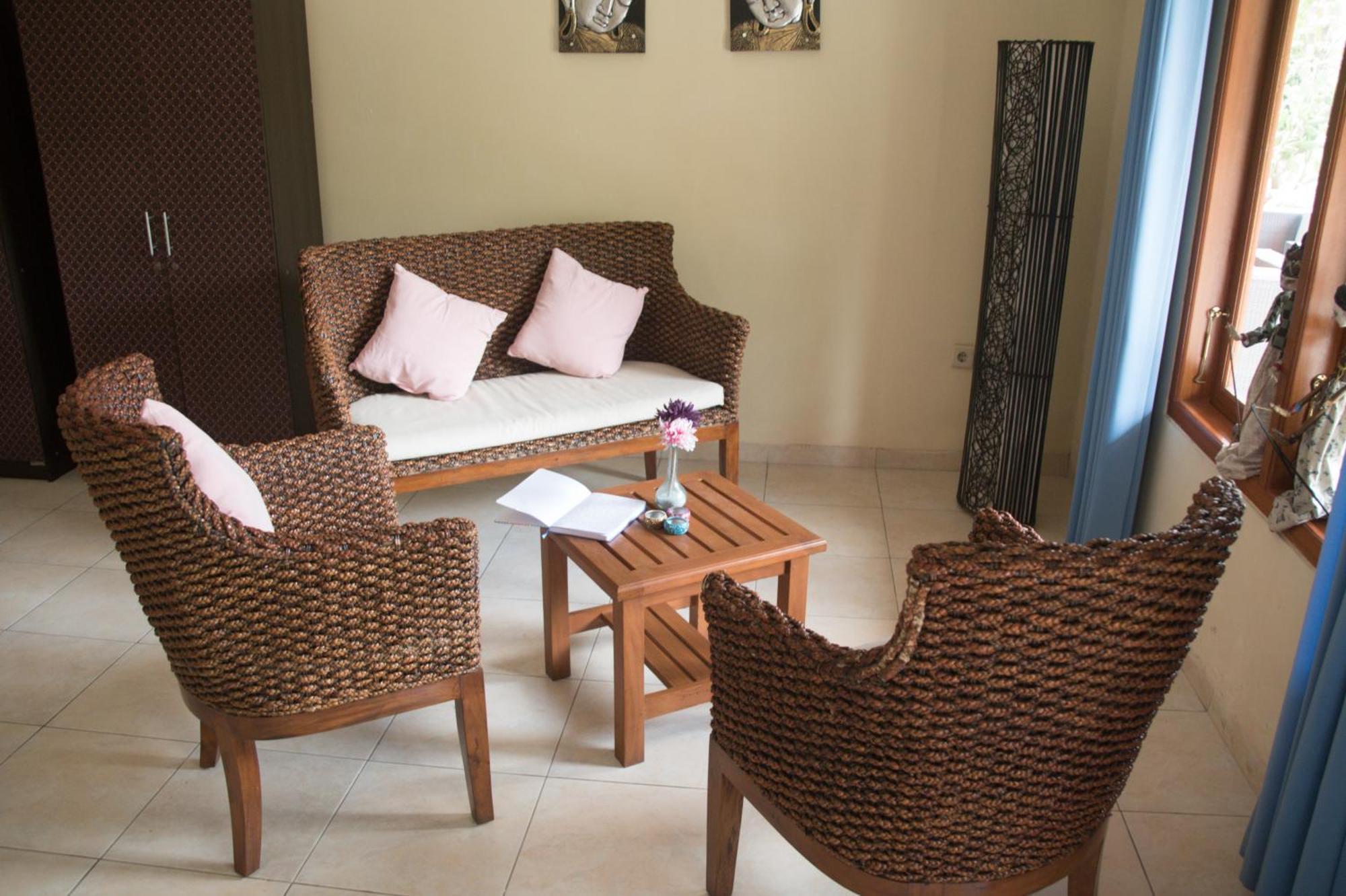 Guesthouse Rumah Senang Kalibaru Экстерьер фото