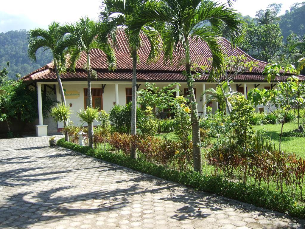 Guesthouse Rumah Senang Kalibaru Экстерьер фото