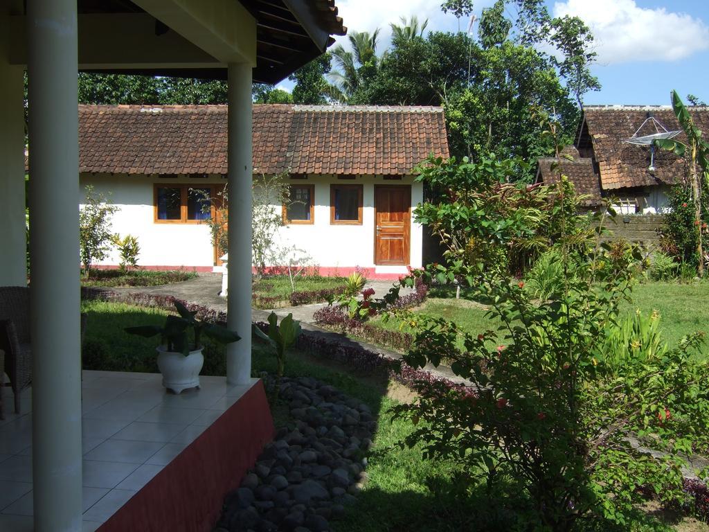 Guesthouse Rumah Senang Kalibaru Экстерьер фото