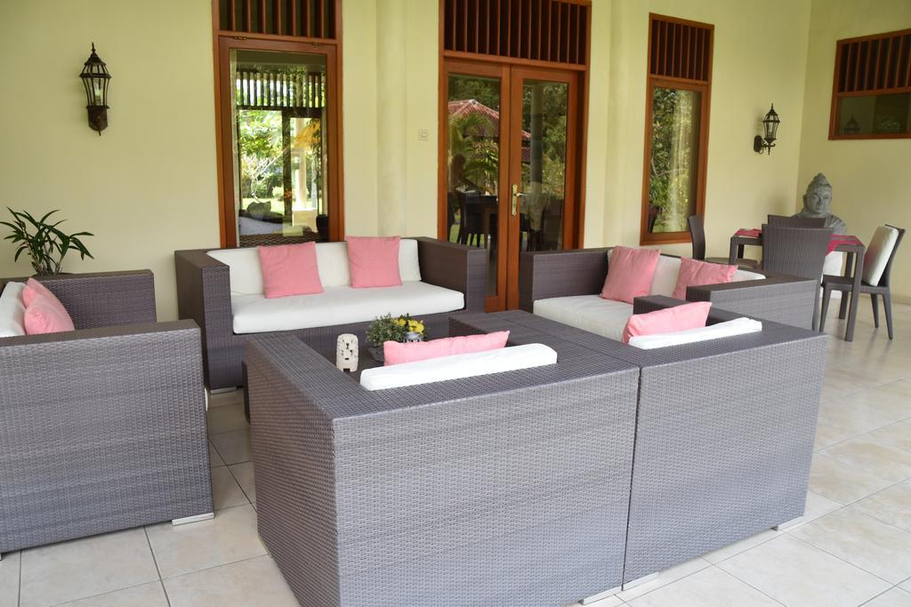 Guesthouse Rumah Senang Kalibaru Экстерьер фото